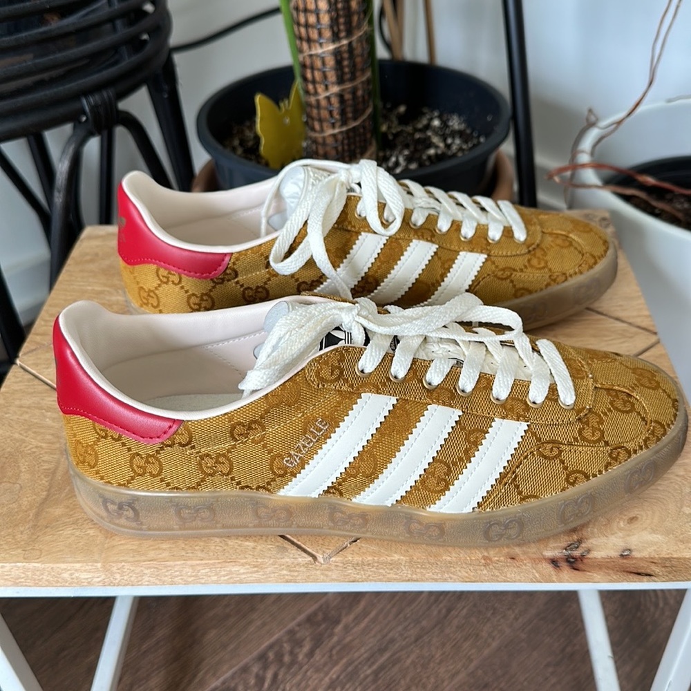 Gucci X Adidas men’s Gazelle sneaker with GG canvas size 9 men, fits 10 women